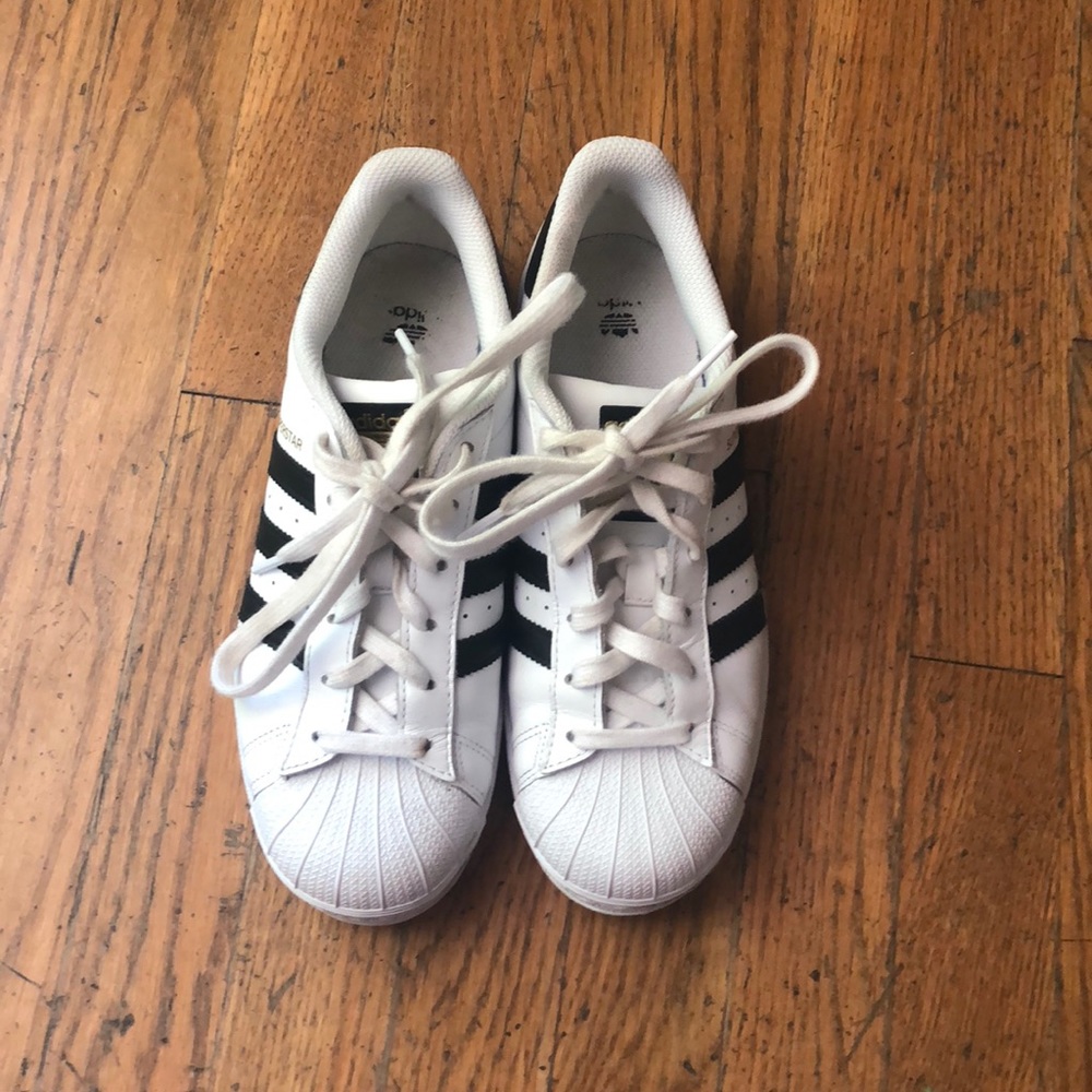 Adidas superstars